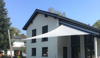 Aufrollbares SunFurl-Sonnensegel RM E1