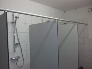 Duschtrennwände von Hirz