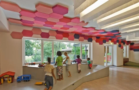 Murgels Spielhaus, Beiersbronn - Planung: partnerundpartner-architekten | Foto: Caparol