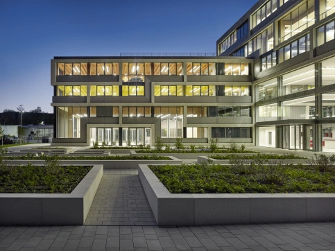 DAW Firmenzentrale, Ober-Ramstadt - Planung: Brückner & Brückner Architekten I Foto: Constantin Meyer