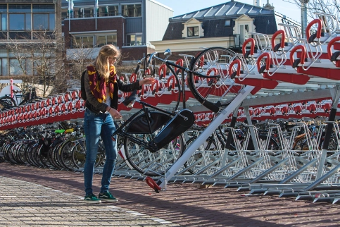 Doppelstock-Fahrradparksystem EASYLIFT PREMIUM