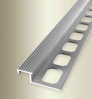 Treppenkantenprofil 2500 mm Typ TR110 G Aluminium eloxiert silber 11 mm geschlossen gestanzt