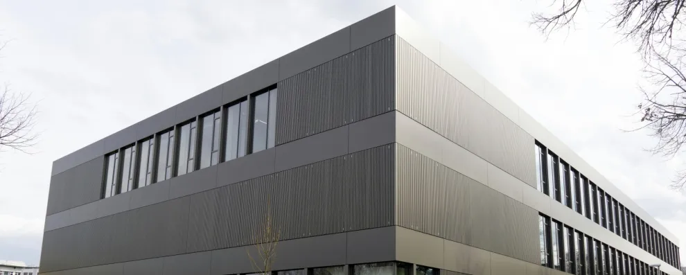 etalbond® am Zentrum für angewandte Quantentechnologie, Stuttgart