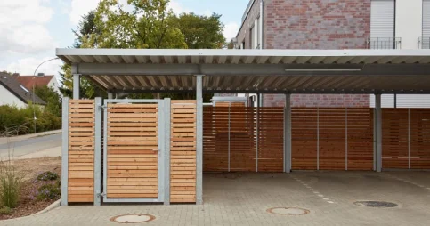 Carport mit abschließbarem Abstellraum