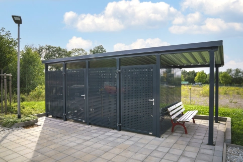 Mülleinhausung mit Sitzplatzüberdachung, Lochblech pulverbeschichtet