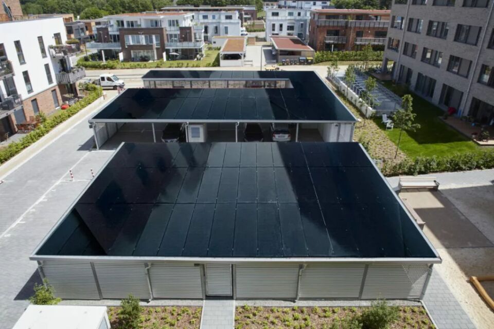 Parkplatzüberdachung mit PV-Dächern