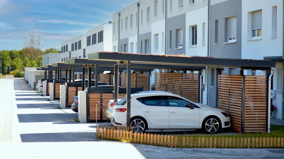 Einzelcarports mit abschließbarem Abstellraum für Reihenhäuser