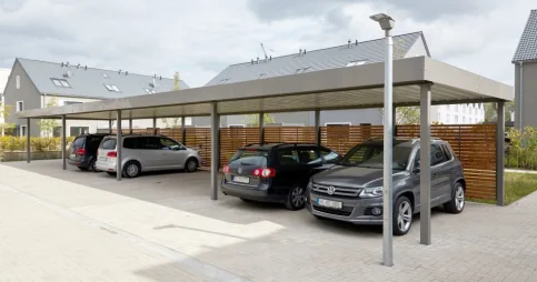 Trapezblechdach und Attika mit Gefälleausgleich