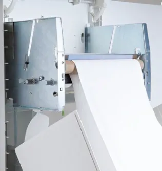 CWS Stoffhandtuchspender HeavyDuty: Die stabile und robuste Bauweise mit Metallelementen sichert die Funktion auch bei hoher Beanspruchung.