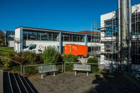 Einsatz der Qio Heizzentrale bei der Sanierung einer Schule