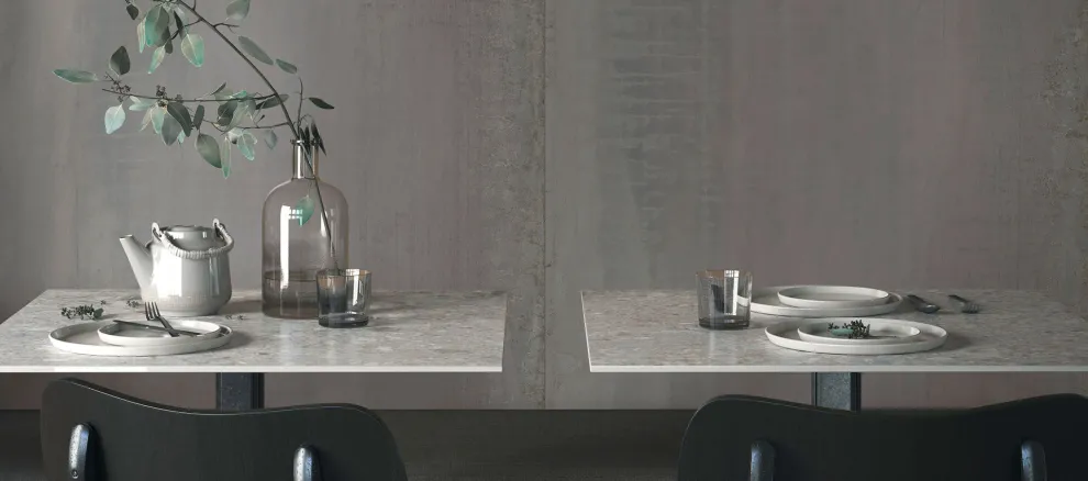 Grande Metal Look Iron Light