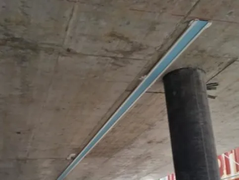 Unterputz-Profil HM-20105 | montiert an Betondecke
