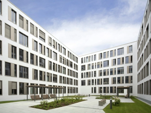 Aufeinander abgestimmte Systemlösungen im Wohnungs- und Verwaltungsbau. Foto: Gerhard Hagen