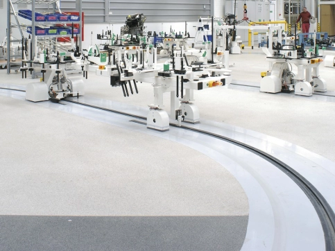 Bodensysteme für die Automotive Industrie: Škoda Autofabrik, CZ Montagehalle Kvasiny.