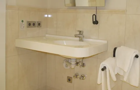 Ergo Hotel / Maße Becken: 510 x 335 x 130 H mm