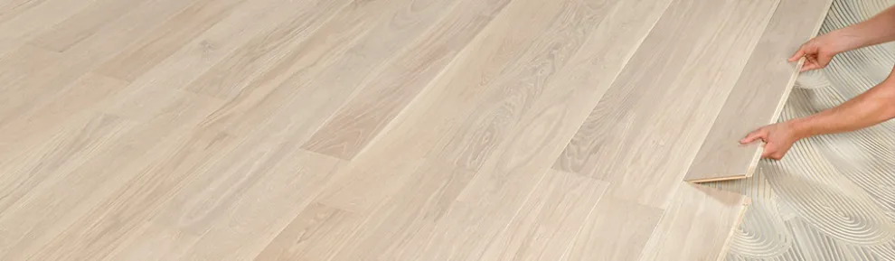 Klebstoff für die Verlegung von Parkett
