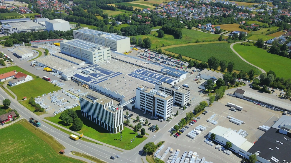 Weltweit arbeiten rund 2.100 Menschen bei WOLF.