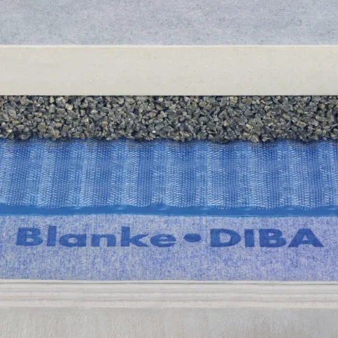 BLANKE DRAIN-MAT im Aufbau