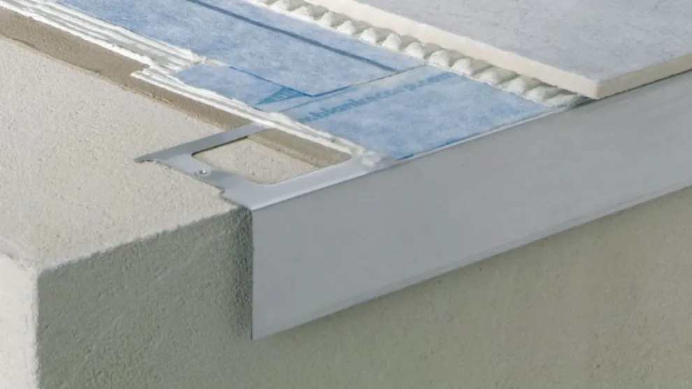 BLANKE BALKON-ABDECKWINKEL