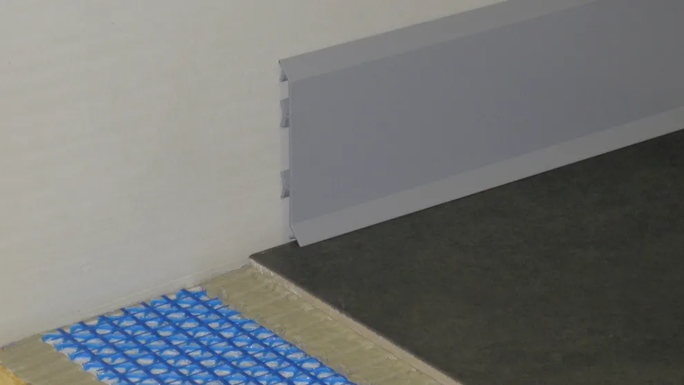 BLANKE BALKON-SOCKELBLENDPROFIL