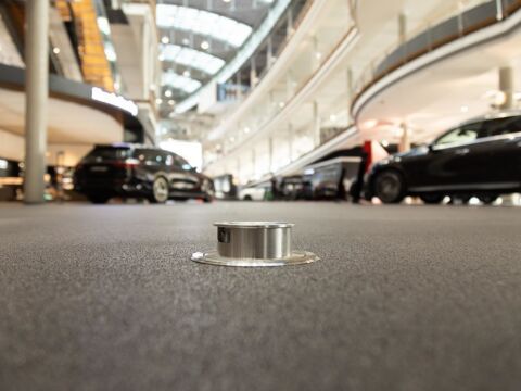 Stilvolle Strom- und Datenanschlüsse im Boden