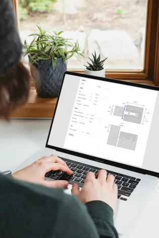 Das JORDAHL® JVB Online Tool erlaubt die optimale Planung der Verbindungslaschen von PohlCon in ihrer Einbausituation.
