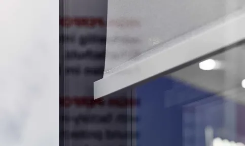 Neben den Raffstores ist ISOshade® auch mit einer integrierten Senkrechtmarkise erhältlich. © BECKER LACOUR / Olaf Becker
