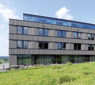 Profile R3D mit Alpinline10, 27 bzw. 44 x 144 mm; © Ott Architekten Partnerschaft mbB