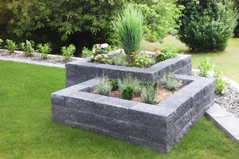 BossIntak-Mauerblock, basalt-anthrazit