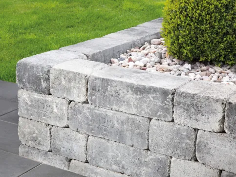 CityAntik-Mauer, grau-anthrazit-nuanciert