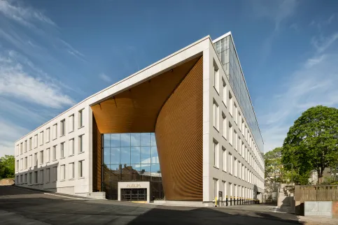 Universität Aurum, Finnland