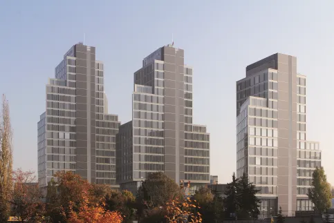 RETROFlex in Ganzglas-Doppelfassade, Standort Sofia, Kontinentales Klima, mehrfach zertifiziert u.a. DGNB Gold