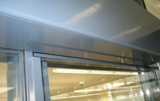 Record Schutzflügel – zur Absicherung der Türflügelfahrwege