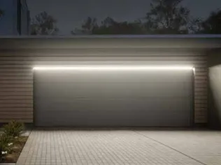 mit LED-Lichtleiste