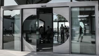 Automatische Schiebetür Antrieb SLX, Design Header 100 mm, Profilsystem PSW