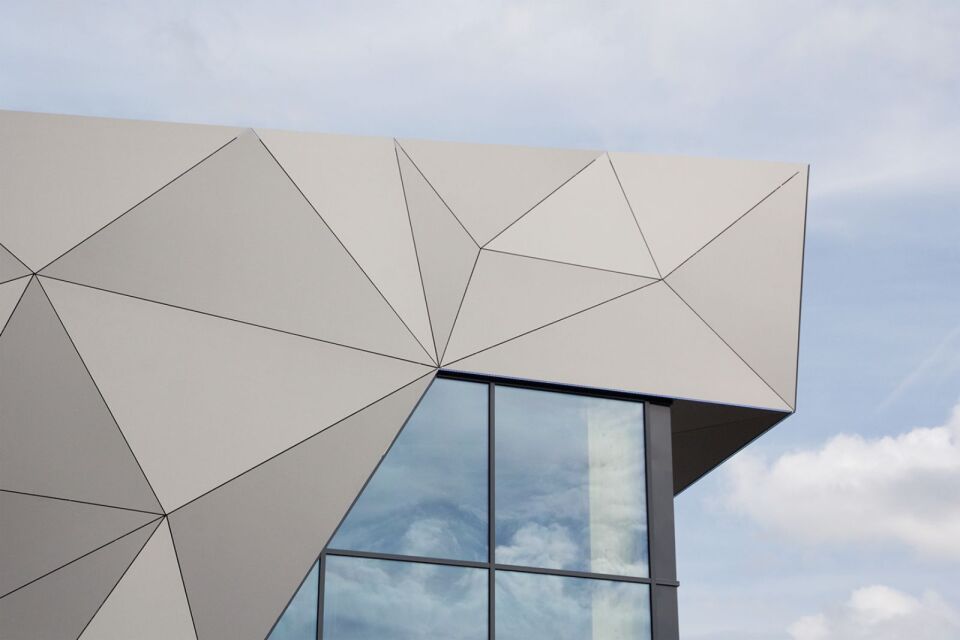 Fassadenverkleidung TRESPA® Meteon® Metallics