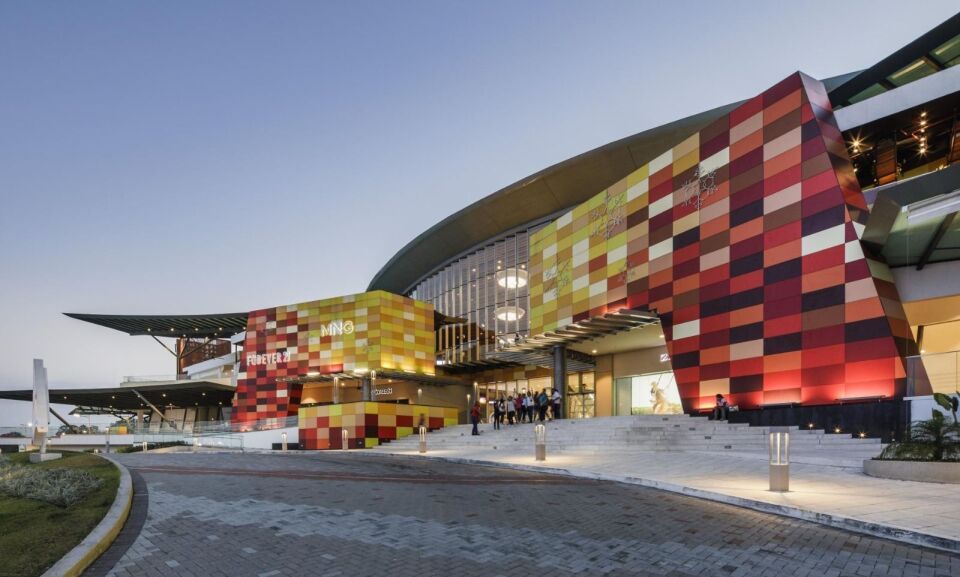 Fassadenverkleidung TRESPA® Meteon® Uni Colours