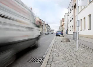 Schäden an vorhandenen Beton-Straßenabläufen sind nicht zu vermeiden. RAINSPOT-Straßenabläufe wurden entwickelt, um den wachsenden Anforderngen gerecht zu werden.