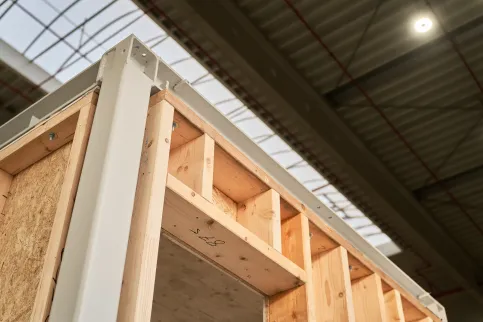 Hybrid-Modul aus Holz und Stahl von KLEUSBERG
