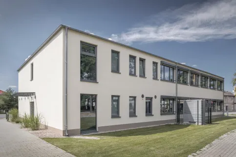 Kindergärten aus dem ModuLine® Baukastenprinzip stellen gleichwertige Gebäudelösungen zu konventionellen Bauweisen dar.