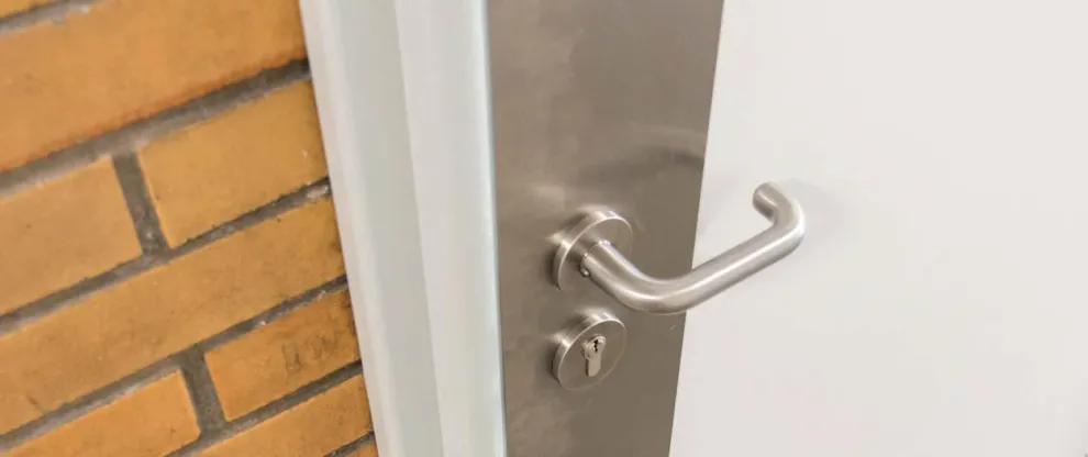 Zweischalige Renovierungszarge RENOFI für stumpfe Türblätter und Fingerschutztüren