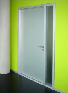Aluzargen mit Türblatt und Glasseitenteil