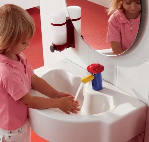 Geberit Bambini Waschbecken mit Geberit Bambini Armatur
