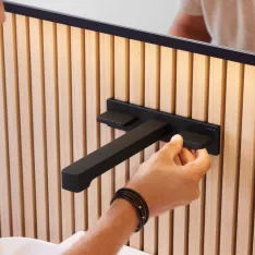 Geberit ONE Wandarmatur schwarz matt in eckigem Design
