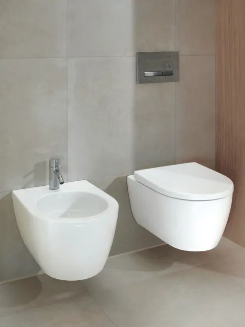 Geberit iCon Rimfree® WC und Bidet mit Geberit Betätigungsplatte Sigma50