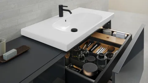 Geberit Acanto Waschtisch im zeitlos modernen Soft-Organic-Design mit klarer geometrischer Kontur und organisch geformtem Innenbecken.