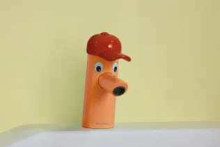 Geberit Bambini Einhebelmischer Farbvariante karminrot / orange