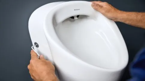 Einfache Installation eines Renova Urinals
