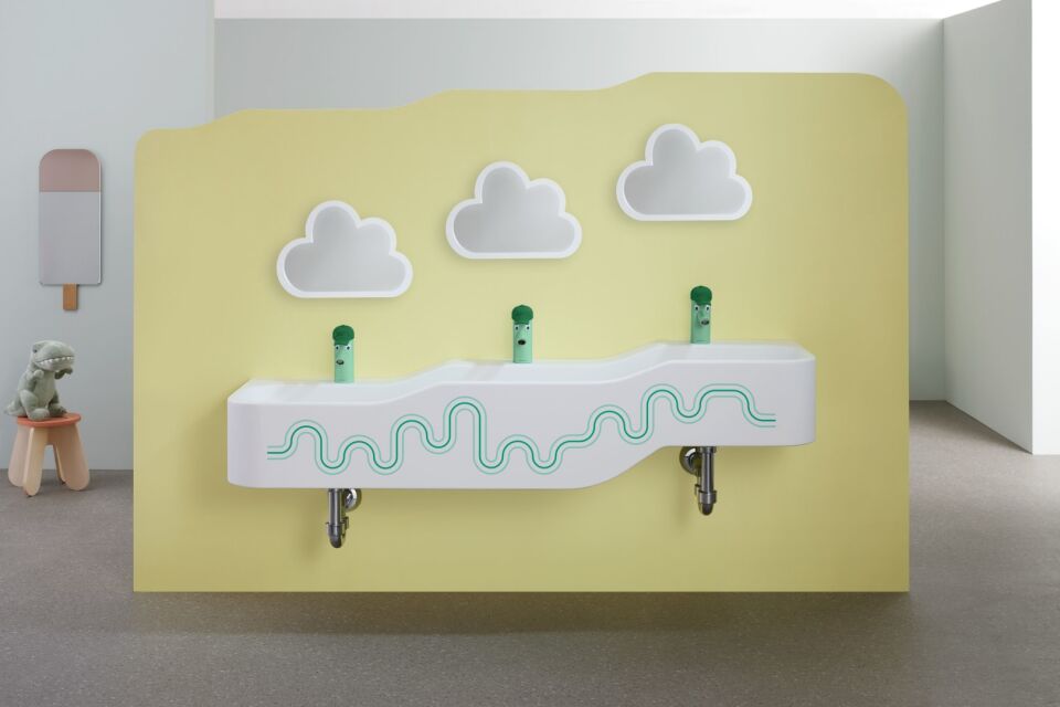 GE Bambini Spiel/Waschlandschaft B:140cm 3 Waschpl., tieferes B li, 3 Hl., grün