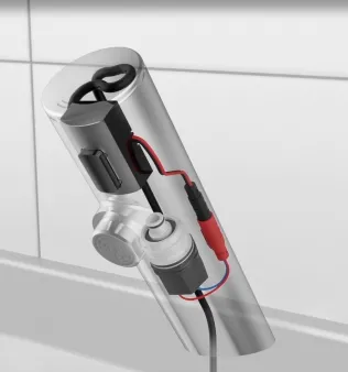 Von außen sichtbarer Bestandteil der Elektronik ist das bündig integrierte Sensorfenster im Armaturenkörper.
